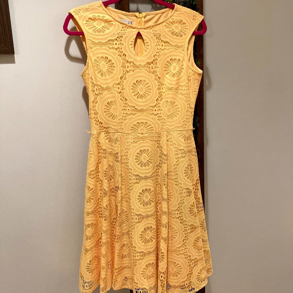 London Style yellow lace dress size 4